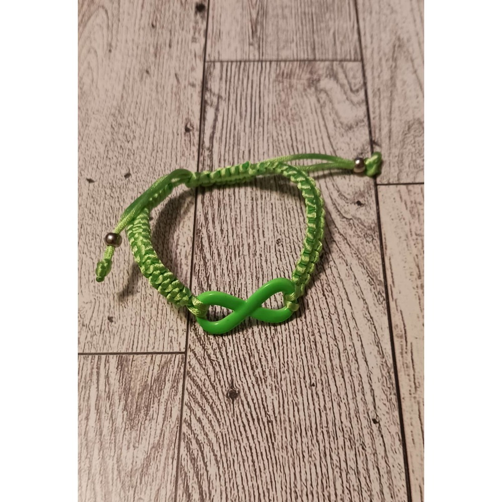 Macrame infinity bracelet